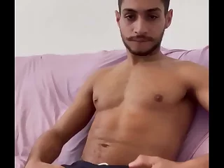 Soloboyは自宅で自己魅力にふける: 大きなゲイのビデオ
