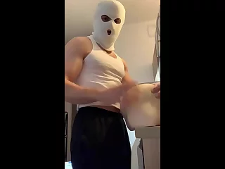 ハンサムな男は彼のセックス人形と情熱的にセックスをしている間、カッコールドリー愛好家の時計: 大きなゲイのビデオ