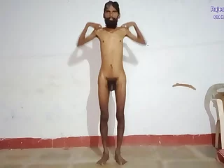 Тощий индиец Rajeshplayboy993 занимается йогой и показывает свой большой член: Гей-видео с задницами